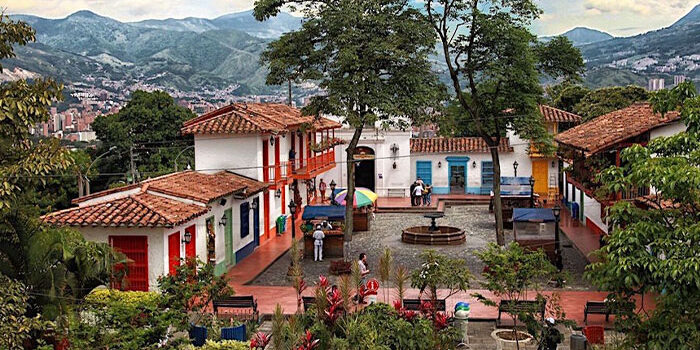 Pueblito Paisa en Medellin aeroturex 4
