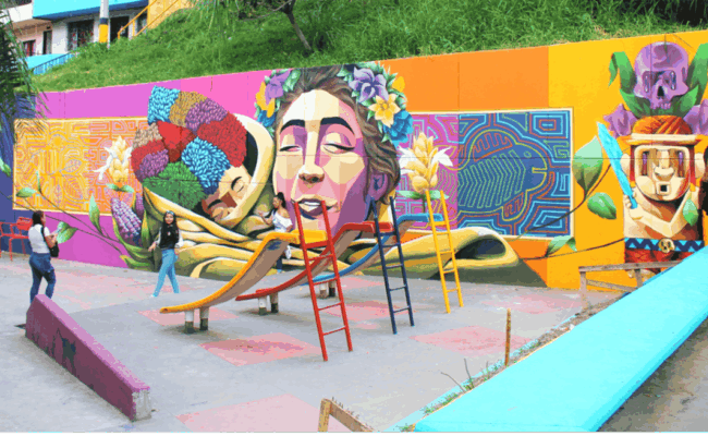 graffitour-comuna-13-medellin-de-pueblo-en-pueblo-2-1306x655