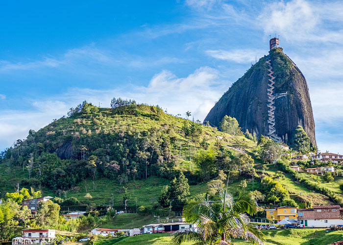 Tour a la Piedra del peñol Guatape con Aeroturex 2