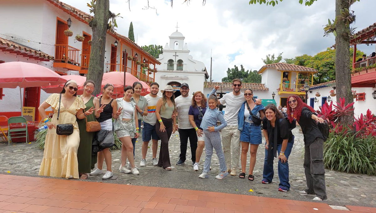 Tour urbano Medellín: descubre la ciudad en un día 1 tour urbano MEDELLIN AEROTUREX TOURS EN MEDELLIN